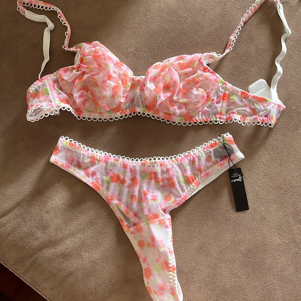 NWT’s Bootay Bag size XS thong and bra